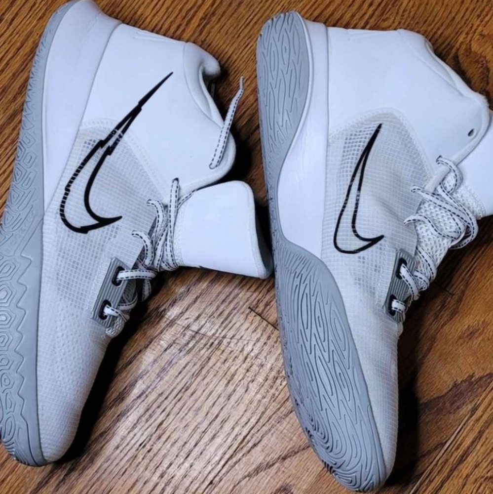 Nike Kyrie Flytrap - image 2